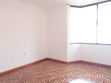 De Los Jazmines N52 y Capitán Ramón Borja, La Kennedy, Quito