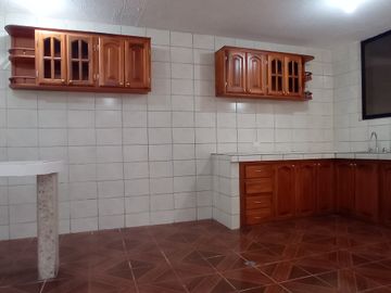 De Los Jazmines N52 y Capitán Ramón Borja, La Kennedy, Quito