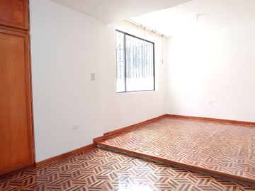 De Los Jazmines N52 y Capitán Ramón Borja, La Kennedy, Quito
