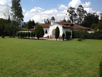 Venta hermosa quinta 5 dormitorios en el Valle de Los Chillos