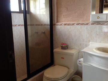 Venta hermosa quinta 5 dormitorios en el Valle de Los Chillos