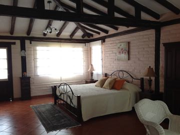 Venta hermosa quinta 5 dormitorios en el Valle de Los Chillos