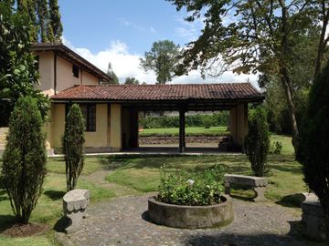 Venta hermosa quinta 5 dormitorios en el Valle de Los Chillos