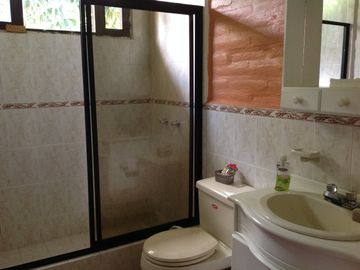 Venta hermosa quinta 5 dormitorios en el Valle de Los Chillos
