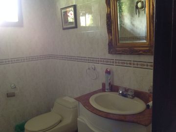 Venta hermosa quinta 5 dormitorios en el Valle de Los Chillos