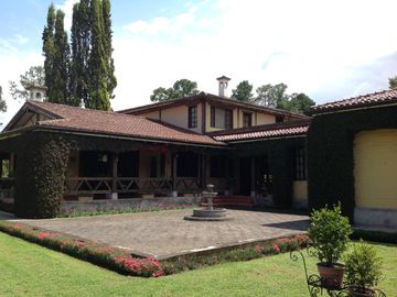 Venta hermosa quinta 5 dormitorios en el Valle de Los Chillos