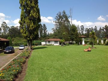 Venta hermosa quinta 5 dormitorios en el Valle de Los Chillos