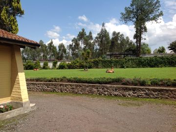 Venta hermosa quinta 5 dormitorios en el Valle de Los Chillos