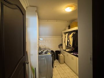 Venta amplia casa de 6 dormitorios urbanización El Condado