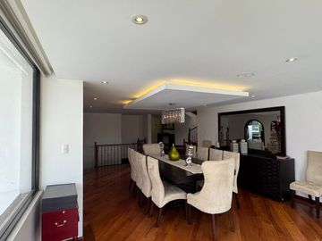 Venta amplia casa de 6 dormitorios urbanización El Condado