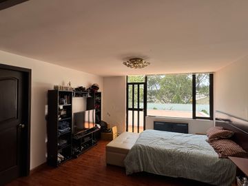 Venta amplia casa de 6 dormitorios urbanización El Condado