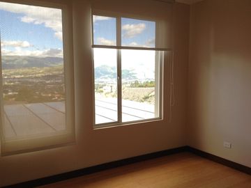 Venta casa de 4 dormitorios en Tanda - Nayón