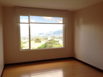 Venta casa de 4 dormitorios en Tanda - Nayón