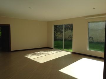 Venta casa de 4 dormitorios en Tanda - Nayón