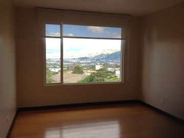 Venta casa de 4 dormitorios en Tanda - Nayón