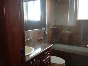 Venta casa de 4 dormitorios en Tanda - Nayón