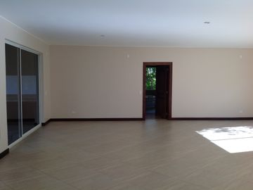 Venta casa de 4 dormitorios en Tanda - Nayón