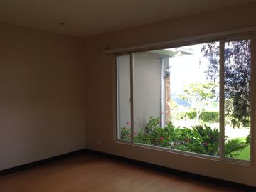 Venta casa de 4 dormitorios en Tanda - Nayón
