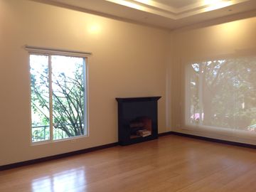 Venta casa de 4 dormitorios en Tanda - Nayón
