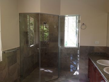 Venta casa de 4 dormitorios en Tanda - Nayón