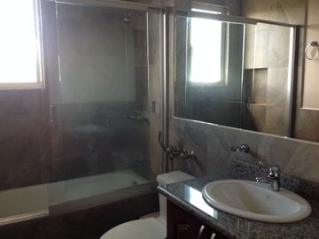 Venta casa de 4 dormitorios en Tanda - Nayón