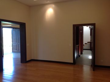 Venta casa de 4 dormitorios en Tanda - Nayón