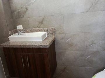CASA EN VENTA EN EL SUR DE AMBATO