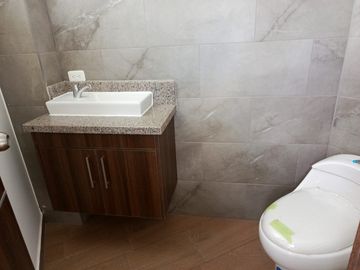 CASA EN VENTA EN EL SUR DE AMBATO