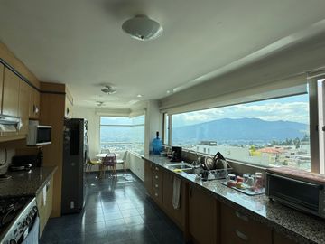 Venta Hermoso Penthouse en urbanización Vista Grande - Miravalle