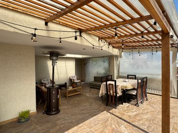 Venta Hermoso Penthouse en urbanización Vista Grande - Miravalle