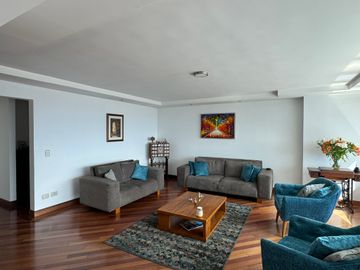 Venta Hermoso Penthouse en urbanización Vista Grande - Miravalle