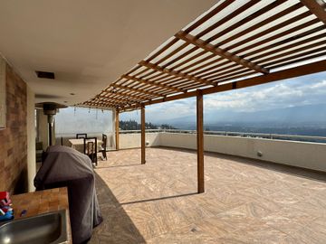 Venta Hermoso Penthouse en urbanización Vista Grande - Miravalle