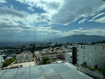 Venta Hermoso Penthouse en urbanización Vista Grande - Miravalle