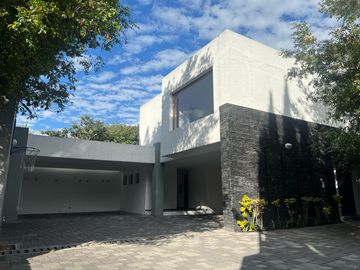 CASA DE VENTA AUQUI CHICO 5 HABITACIONES