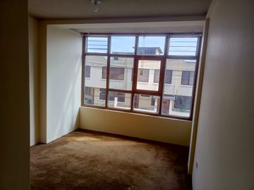 CASA INDEPENDIENTE EN VENTA EN SAN ANTONIO. AMBATO