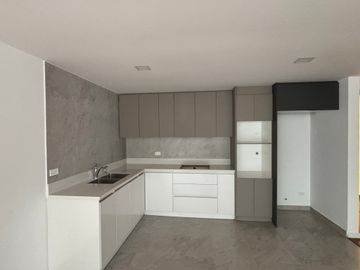 Venta departamento de 2 dormitorios a estrenar sector Quito Tenis