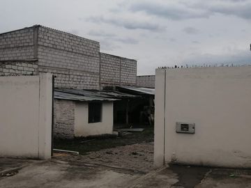BODEGA AMPLIA EN VENTA. SECTOR SUR DE AMBATO