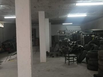 BODEGA AMPLIA EN VENTA. SECTOR SUR DE AMBATO