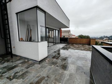 Pent House de Venta, Amplio por Estrenar, Sector Miravalle 4