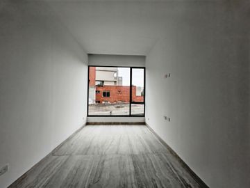 Pent House de Venta, Amplio por Estrenar, Sector Miravalle 4