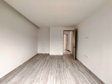 Pent House de Venta, Amplio por Estrenar, Sector Miravalle 4