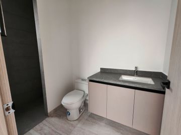 Pent House de Venta, Amplio por Estrenar, Sector Miravalle 4