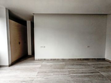 Pent House de Venta, Amplio por Estrenar, Sector Miravalle 4