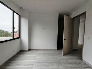 Pent House de Venta, Amplio por Estrenar, Sector Miravalle 4