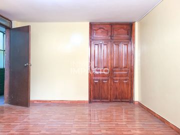 Casa en Venta Solanda Mercado Mayorista