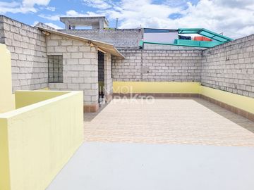 Casa en Venta Solanda Mercado Mayorista