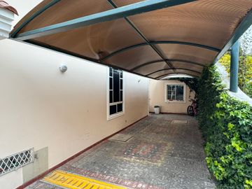 Venta casa de 3 dormitorios urbanización El Condado
