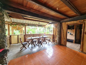 Venta Hostal Turística en Puerto Quito, 3 hectáreas
