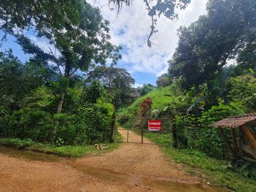 Venta Hostal Turística en Puerto Quito, 3 hectáreas