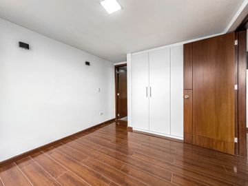 Venta Suite con Jardín/Urbanización Cerrada; Sector Carretas Norte de Quito